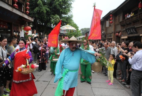 端午临近 三坊七巷嗦啰嗹送福来