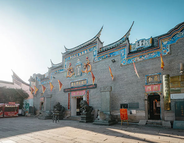 名城悦读丨孤独的人会成为自己的神